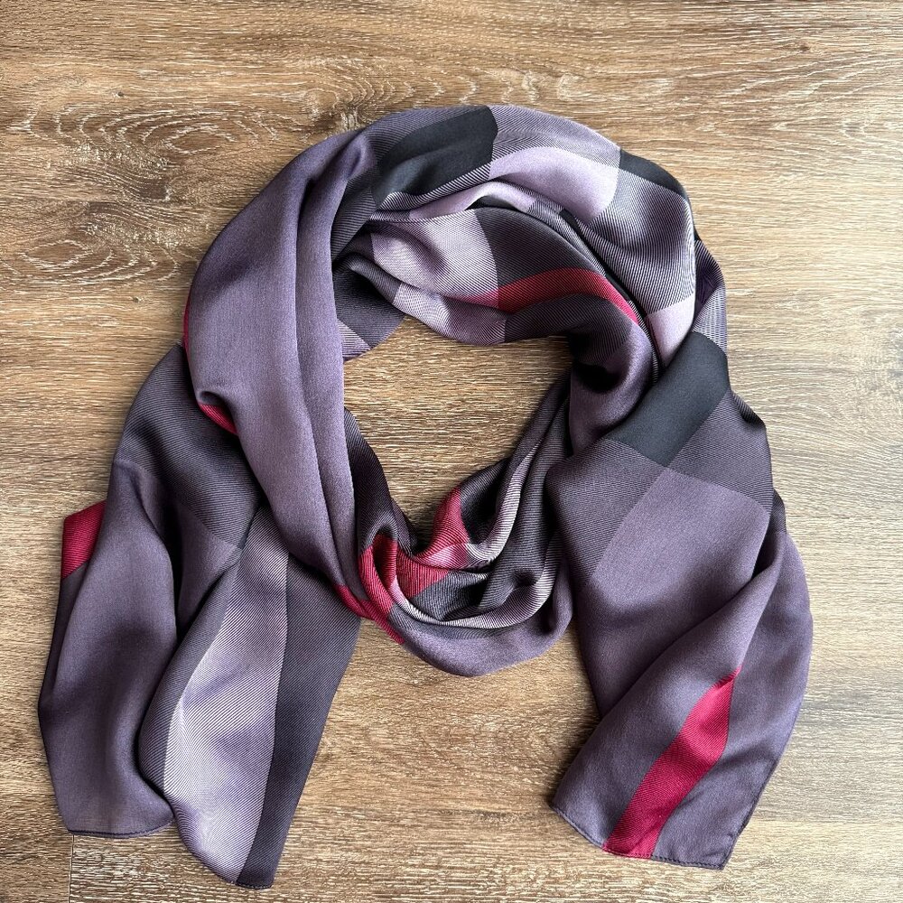 New Burberry Check Print Purple Satin Silk Scarf - Picture 8 of 15